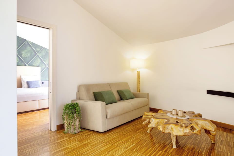 Astoria Suite | Minibar, in-room safe, soundproofing, free WiFi