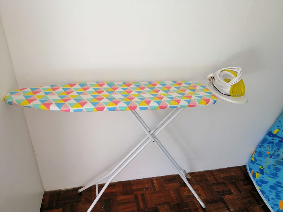 Iron/ironing board