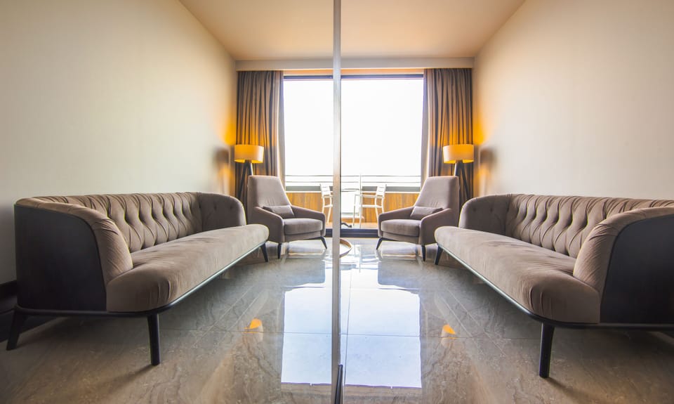 Luxury Room, 1 Bedroom | Minibar, in-room safe, desk, WiFi (free)