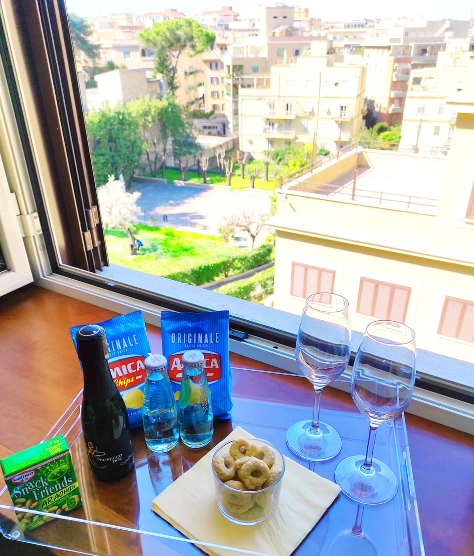 Double Room with Park View | Minibar, WiFi (free), bed sheets