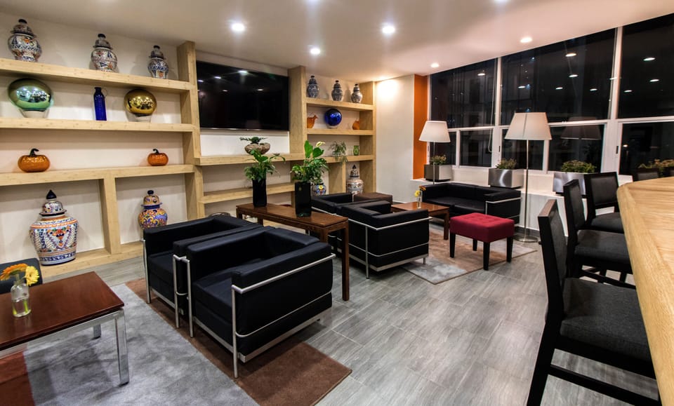 Lobby lounge