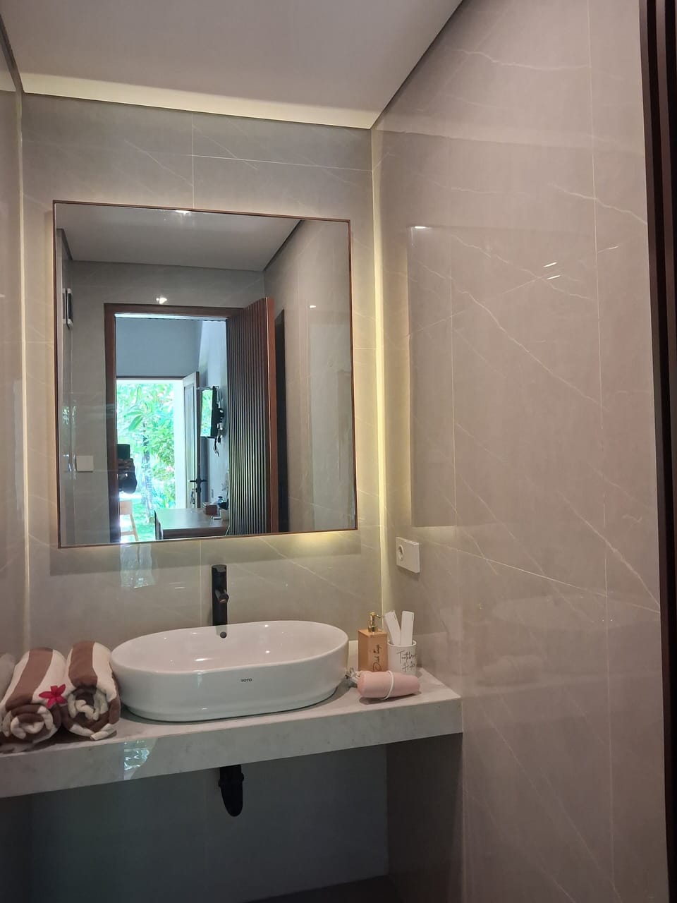 Exclusive Room | Bathroom | Shower, free toiletries, hair dryer, bathrobes