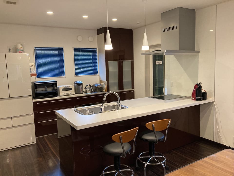 Chalet | Private kitchen | Full-size fridge, microwave, oven, stovetop