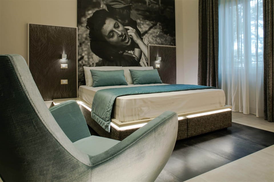 Superior Double Room, 1 Queen Bed with Sofa bed | In-room safe, desk, blackout drapes, soundproofing