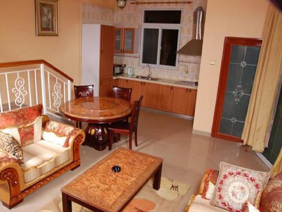 Coffee/tea maker, fridge, microwave