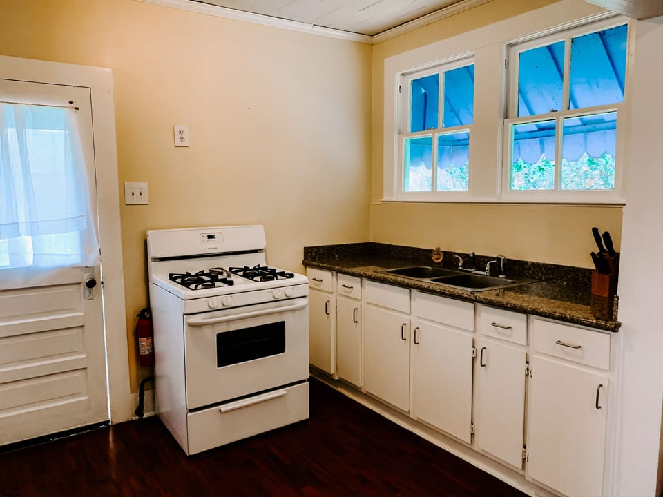 House, 2 Bedrooms (Blue Moon Bungalow) | Private kitchen | Full-size fridge, microwave, oven, stovetop