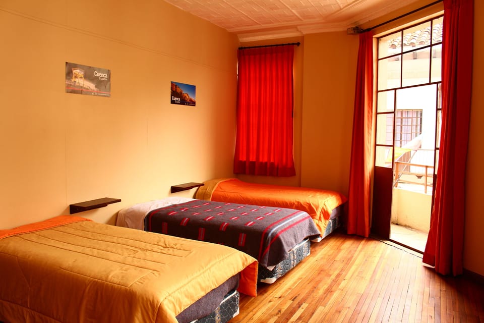 Triple Room | WiFi (free), bed sheets