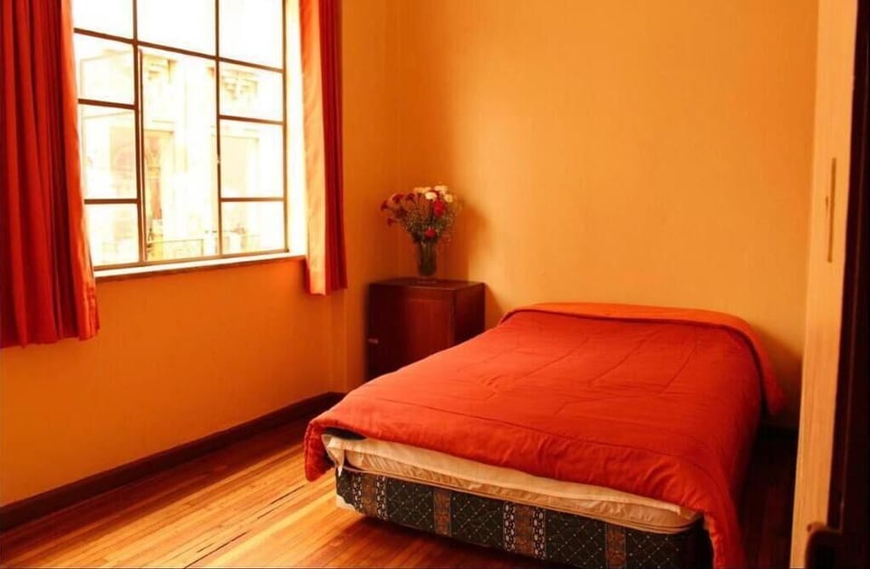 WiFi (free), bed sheets