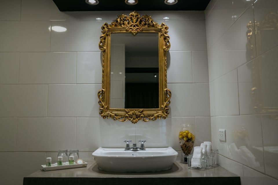 Economy Double Room | Bathroom | Shower, free toiletries, hair dryer, slippers