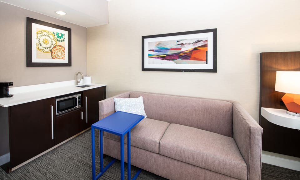 Room, 1 King Bed, Non Smoking (Wet Bar) | Premium bedding, down comforters, desk, laptop workspace