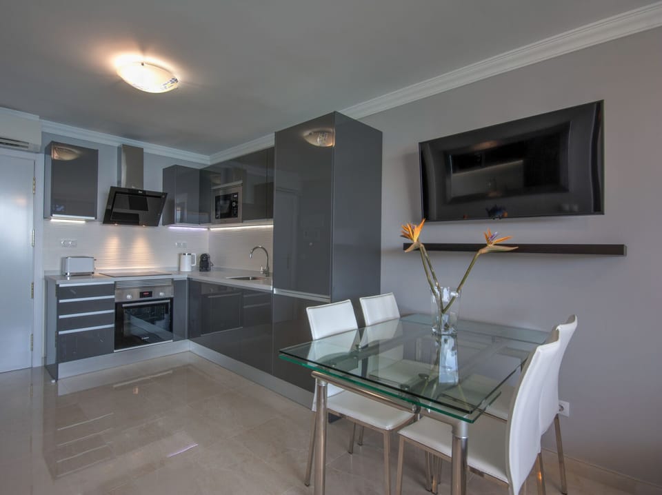 Fully equipped kitchen with dining area for up to six (6) people