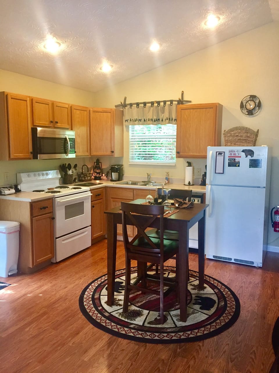 A fully equipped kitchen makes dining in a great option!