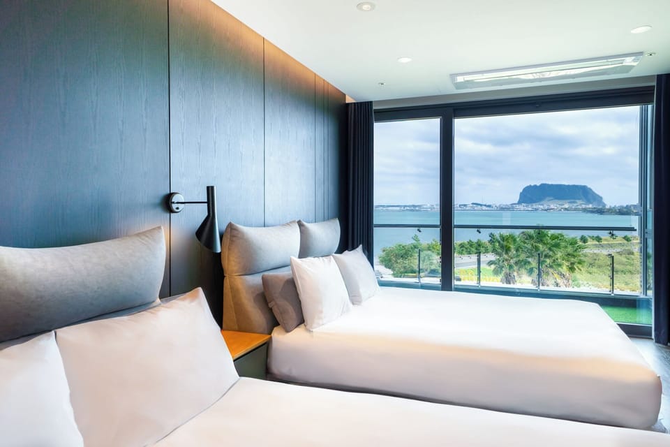 Deluxe Spa | Premium bedding, free minibar, blackout drapes, soundproofing