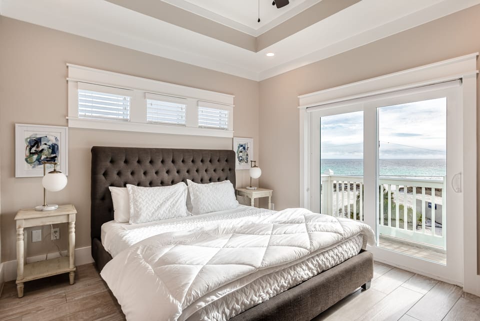 3rd Floor King Room, Beach View