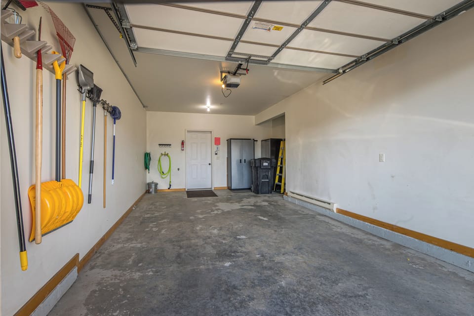 Private 1 car garage