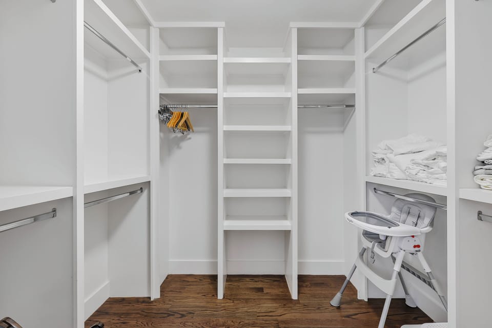 3rd Floor Master King Bedroom w/ TV, en suite full bathroom, and walk-in closet!
