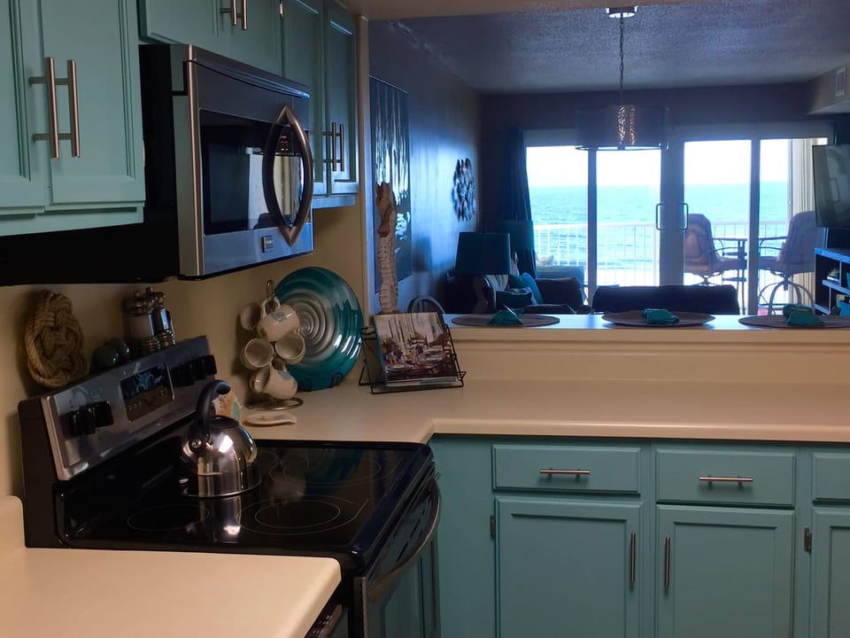 Great oceanfront view, even from the kitchen
