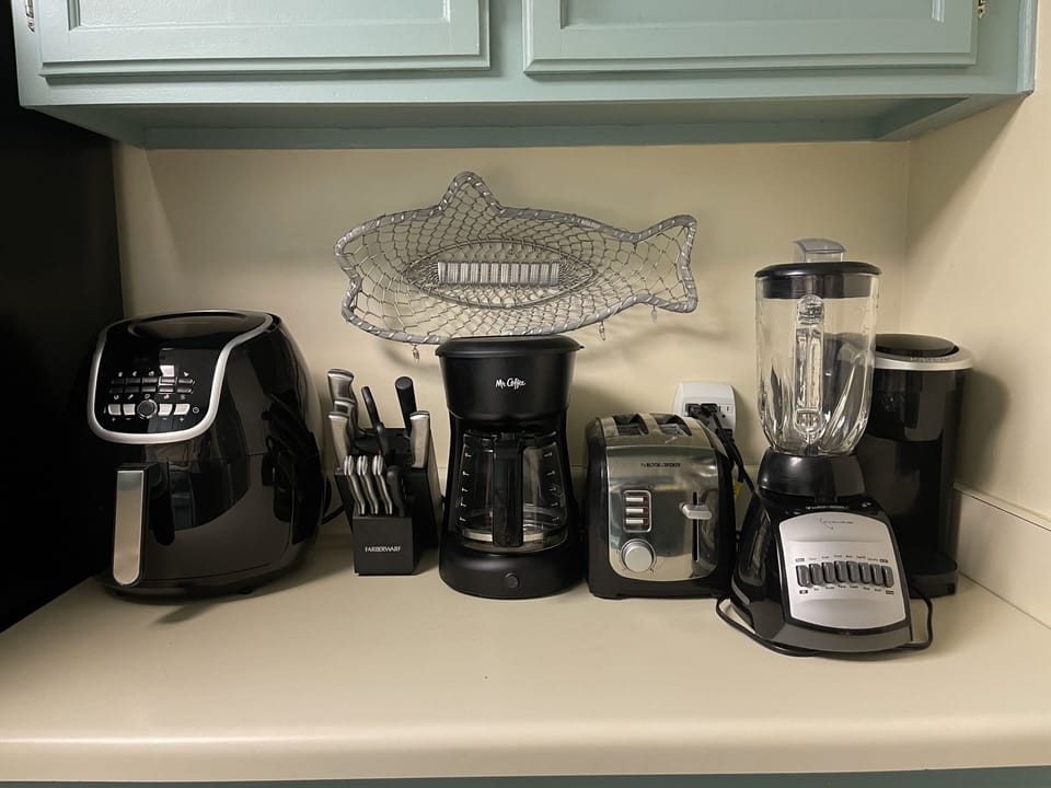 Keurig, Instant Pot, Crock Pot and other small appliances also available 