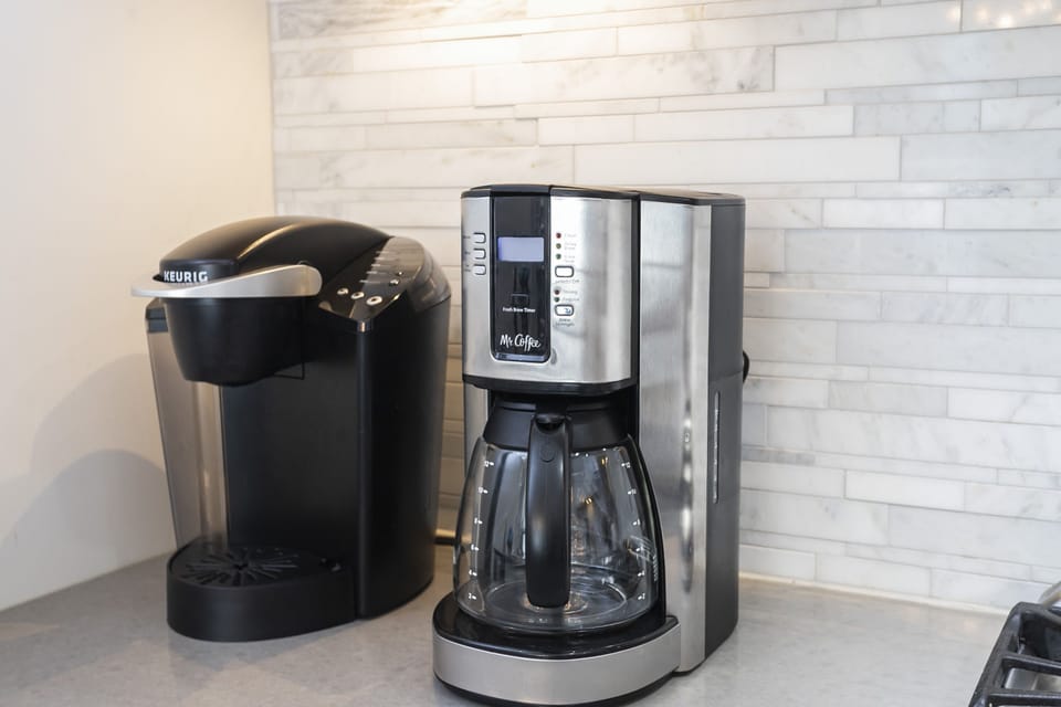 Fully Stocked Kitchen! Bothe Keurig and regular coffee maker available!