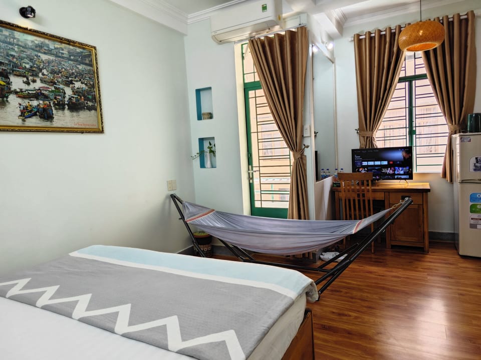 Suite, Non Smoking, City View | Free minibar, individually decorated, desk, free WiFi