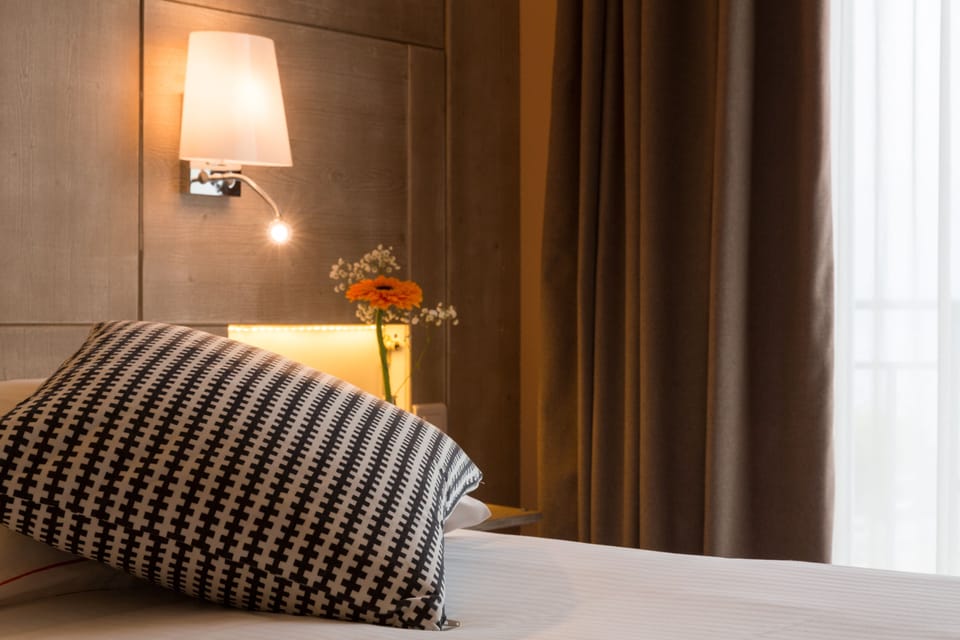 Pillowtop beds, minibar, in-room safe, desk