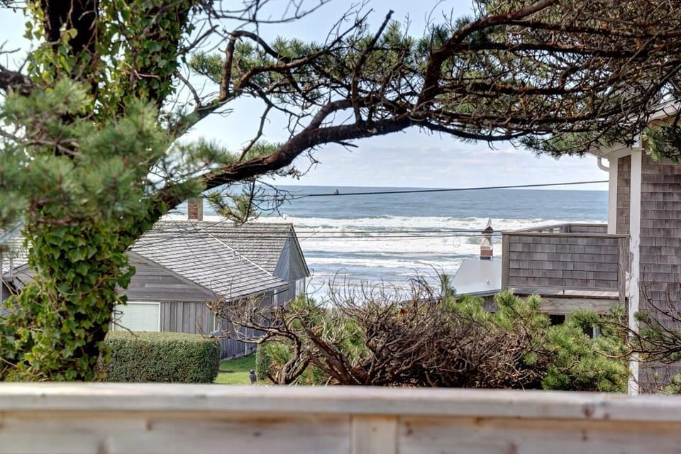 Deck overlooking the waves