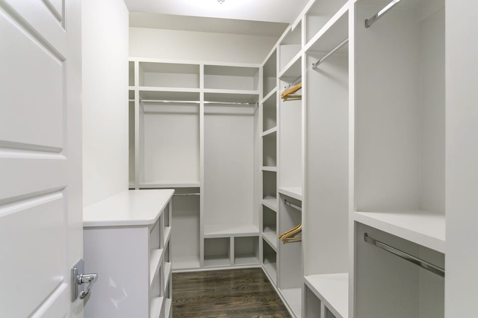 2nd Floor Master Bedroom w/ 2 Queens, TV, Closet, and En Suite Full Bathroom!