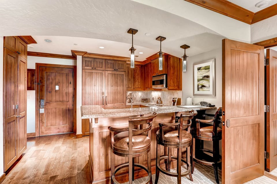 Kitchen/Bar
