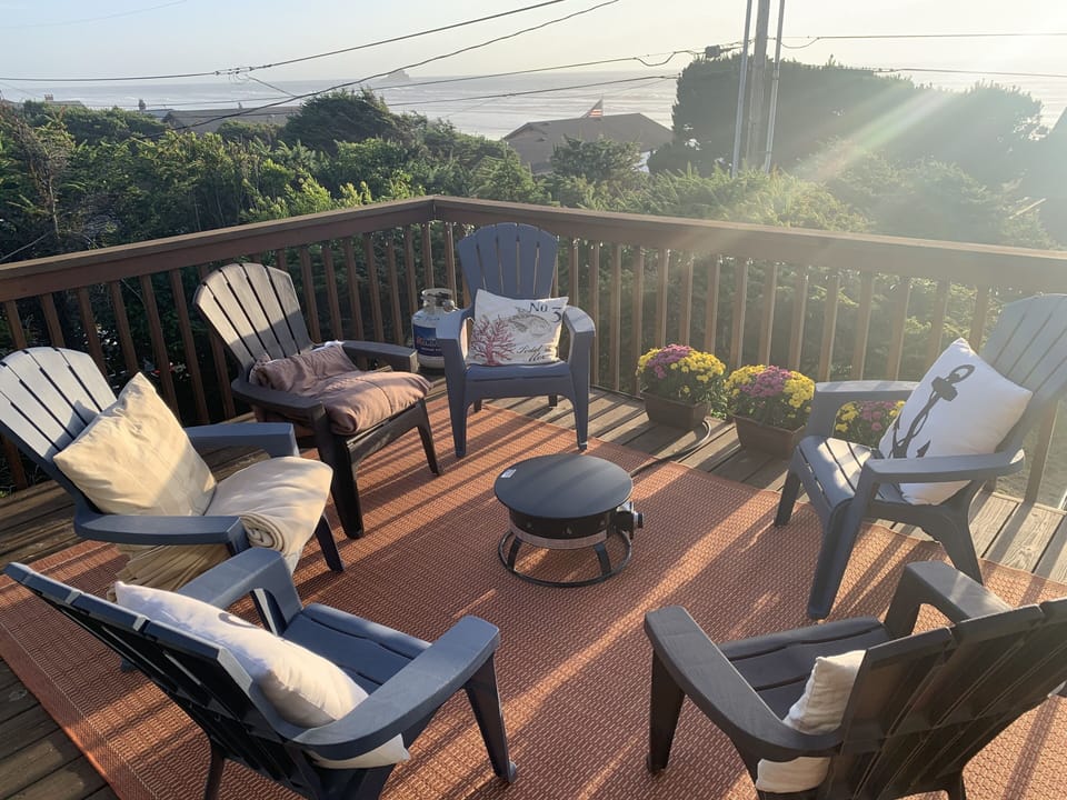Comfy deck
