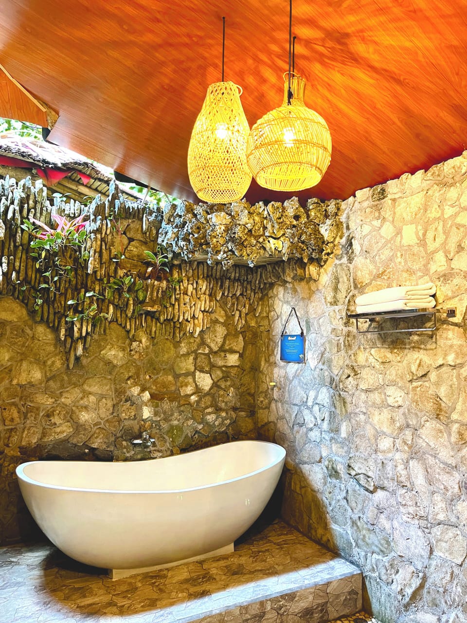 Royal Stone House | Bathroom | Free toiletries, slippers, towels, soap