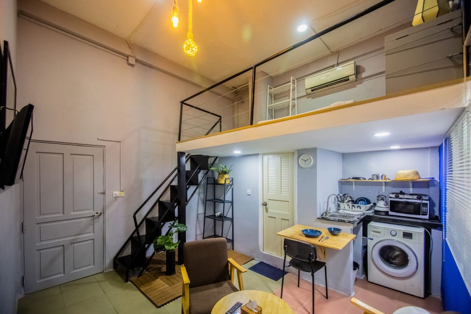 Standard Double Duplex | Private kitchenette | Fridge, paper towels