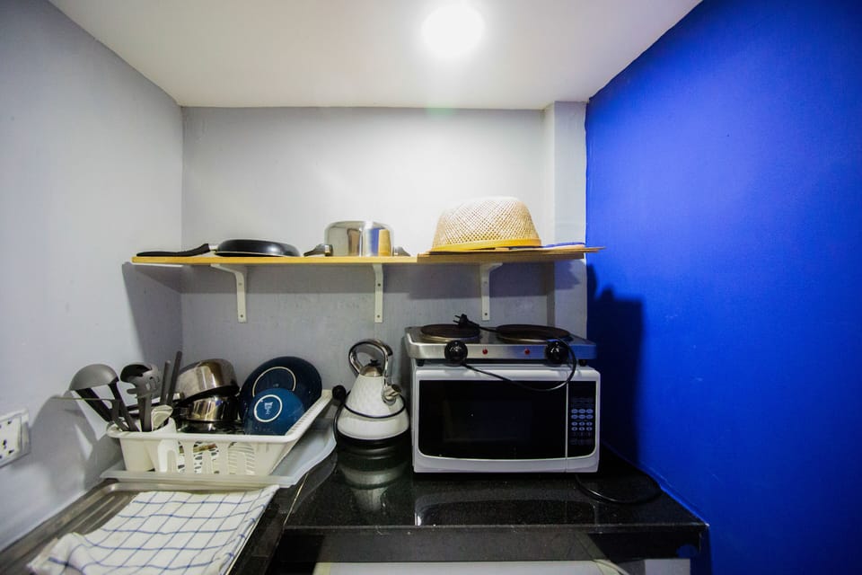 Standard Double Duplex | Private kitchenette | Fridge, paper towels