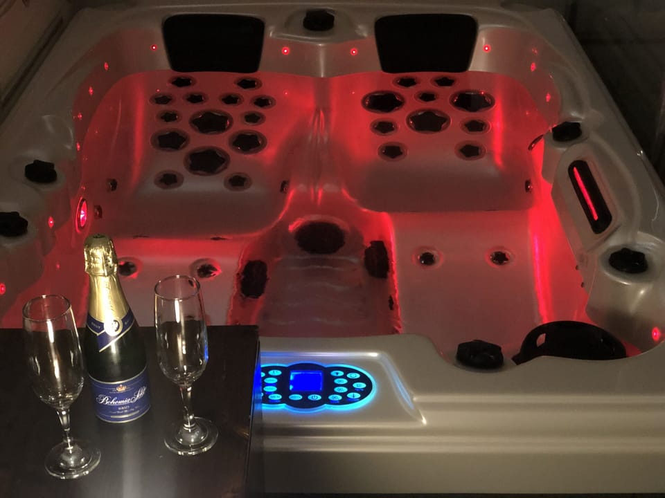 Private spa tub