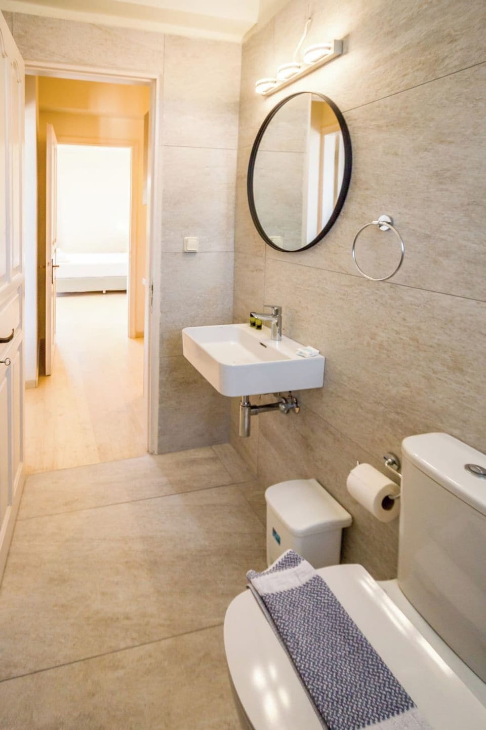 Family Apartment, 2 Bedrooms, Sea View | Bathroom | Shower, free toiletries, hair dryer, towels