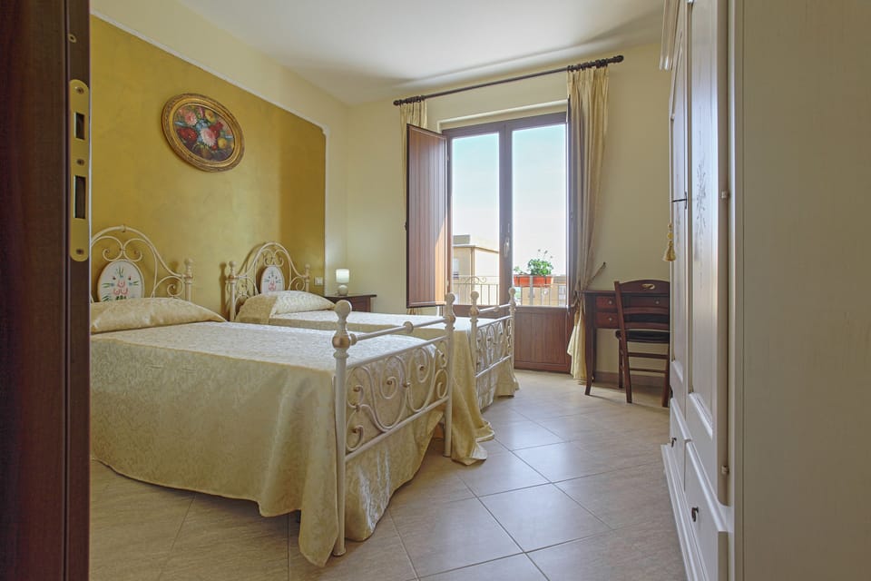 Classic Twin Room, Garden View | Premium bedding, minibar, desk, iron/ironing board