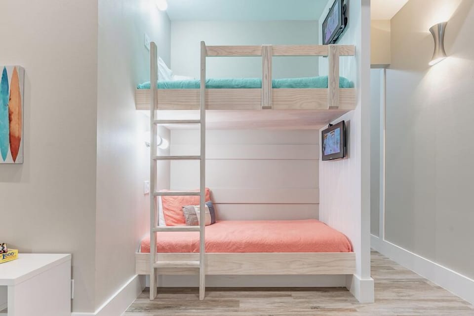 3rd Floor Twin Bunk Nook