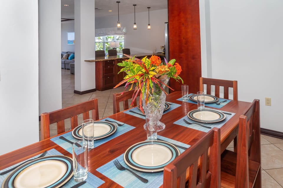 Condo, 3 Bedrooms | Dining
