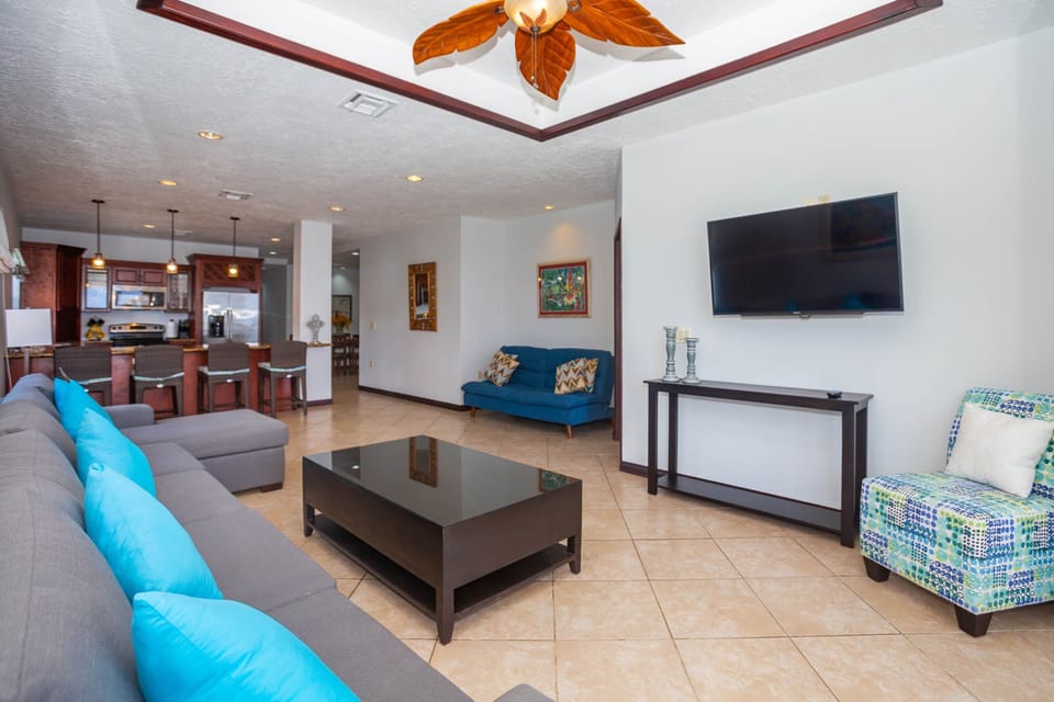 Condo, 3 Bedrooms | Interior