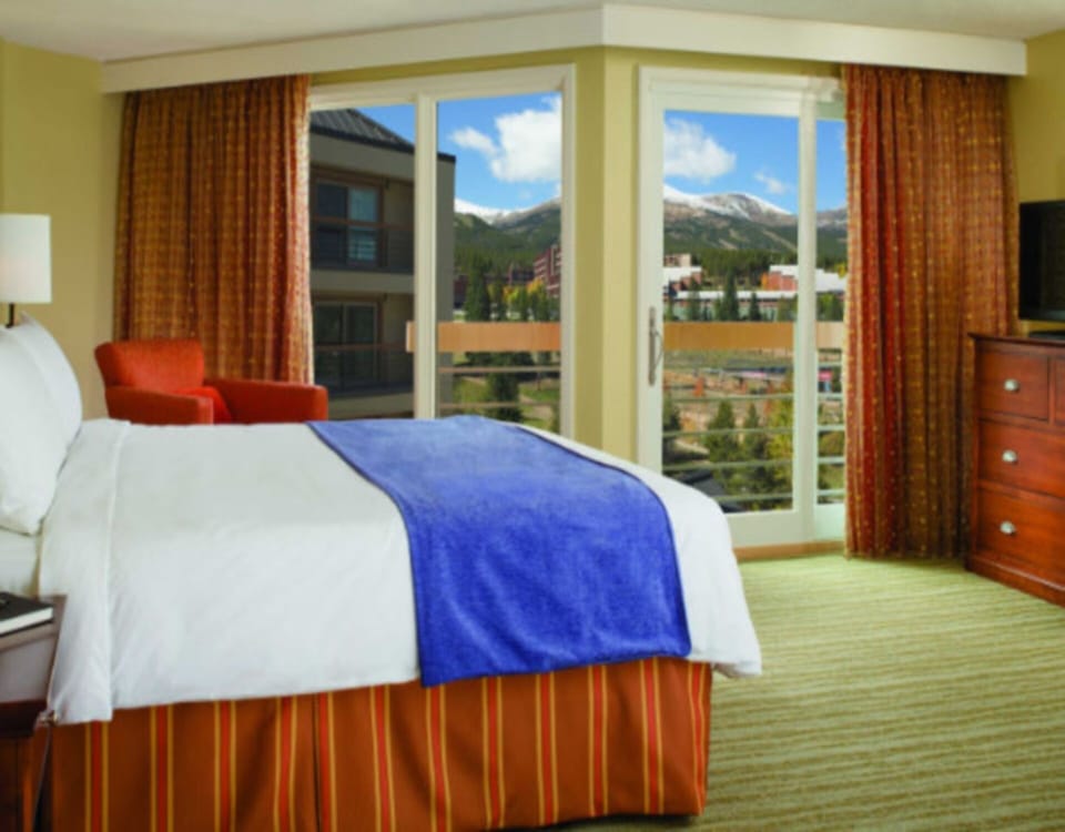 1 BR Villa has King size bed.  Actual unit may be a different view than shown 