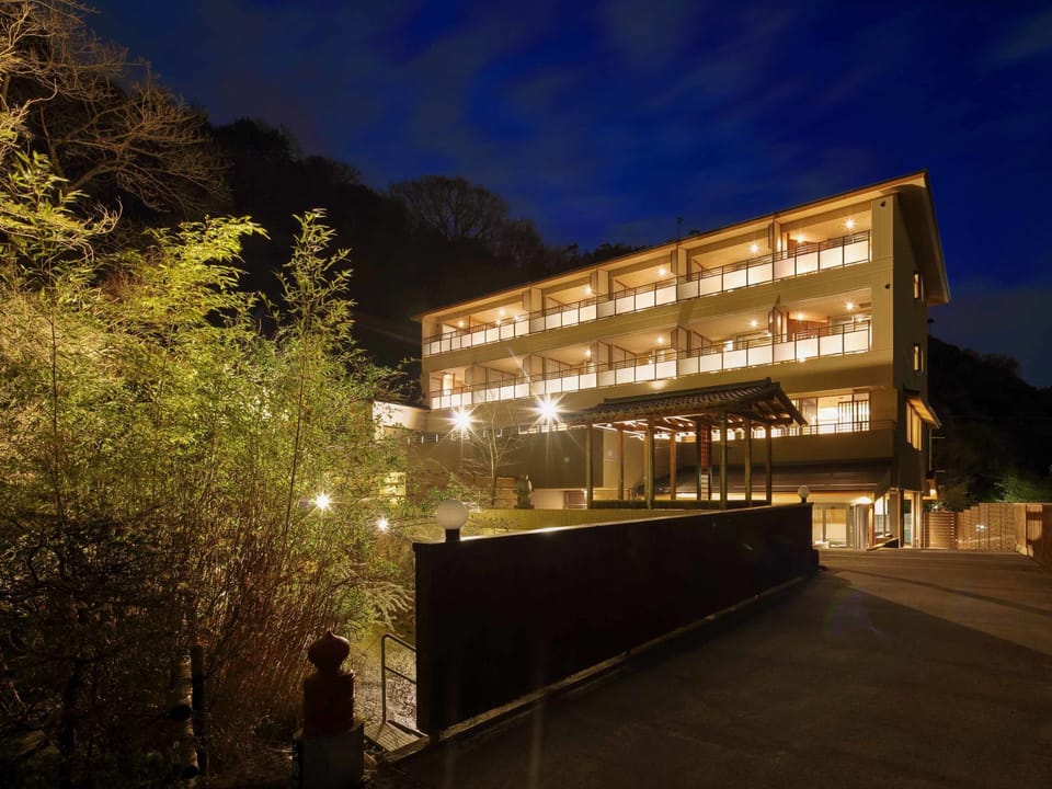 Front of property - evening/night