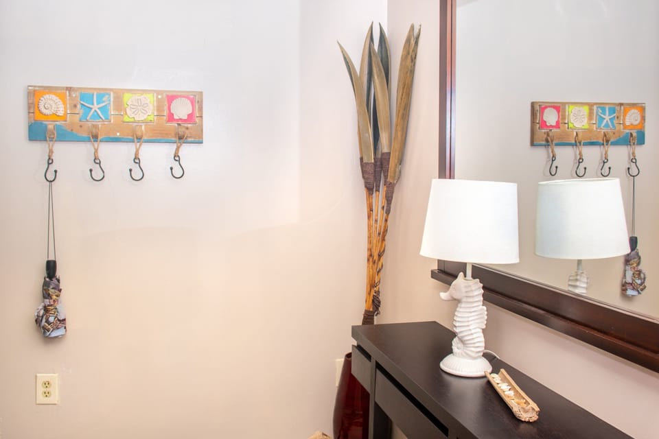 Condo, 2 Bedrooms | Interior