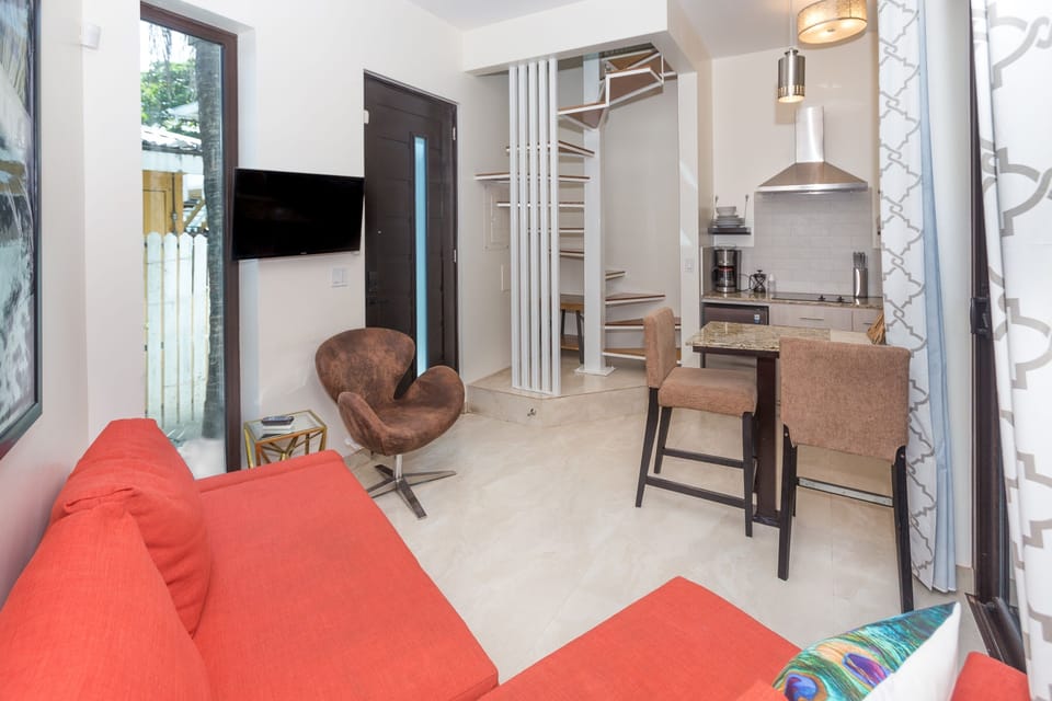 Condo, 1 Bedroom | Living area
