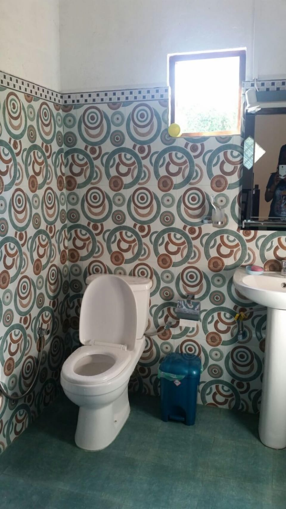 Classic House | Bathroom | Shower, free toiletries, towels