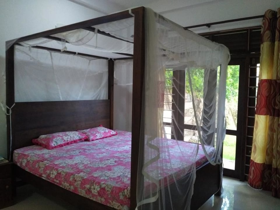 Classic Room, 1 Bedroom, Accessible, Garden Area | 1 bedroom, premium bedding, desk, iron/ironing board