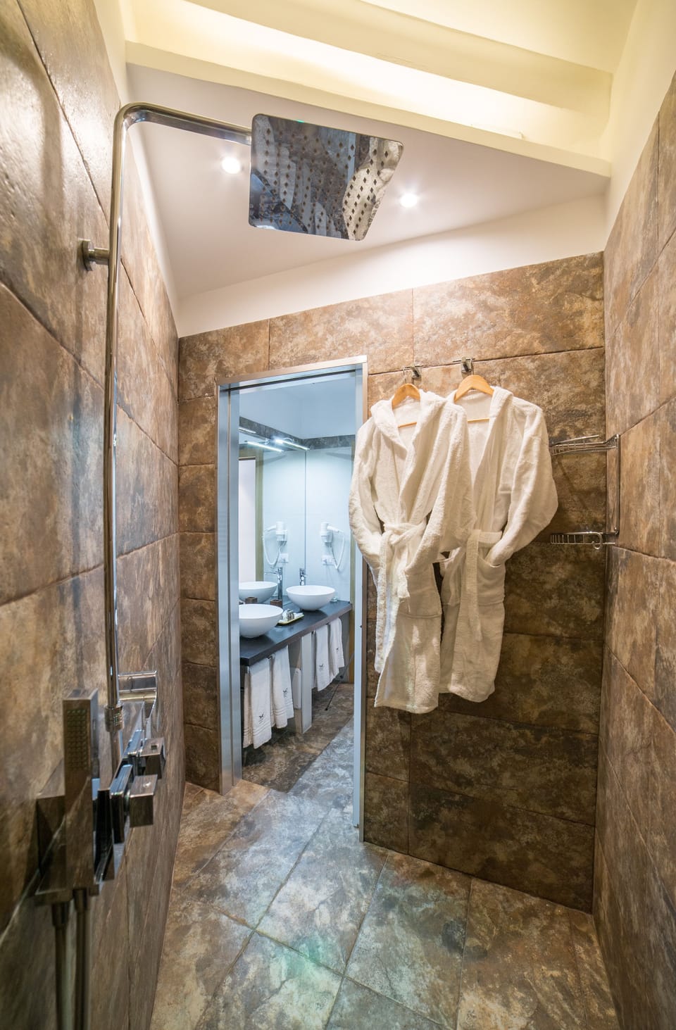 Junior Suite, Multiple Beds | Bathroom | Shower, free toiletries, hair dryer, bidet