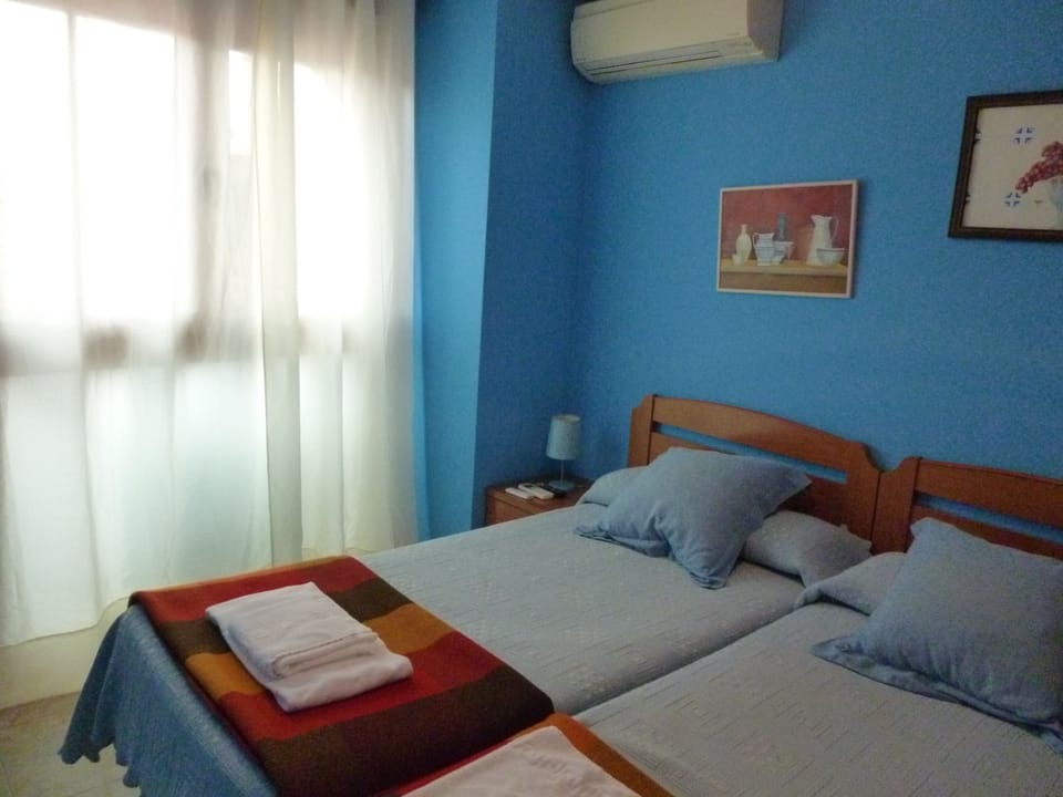 Quadruple Room, Connecting Rooms | Soundproofing, cribs/infant beds, rollaway beds, free WiFi