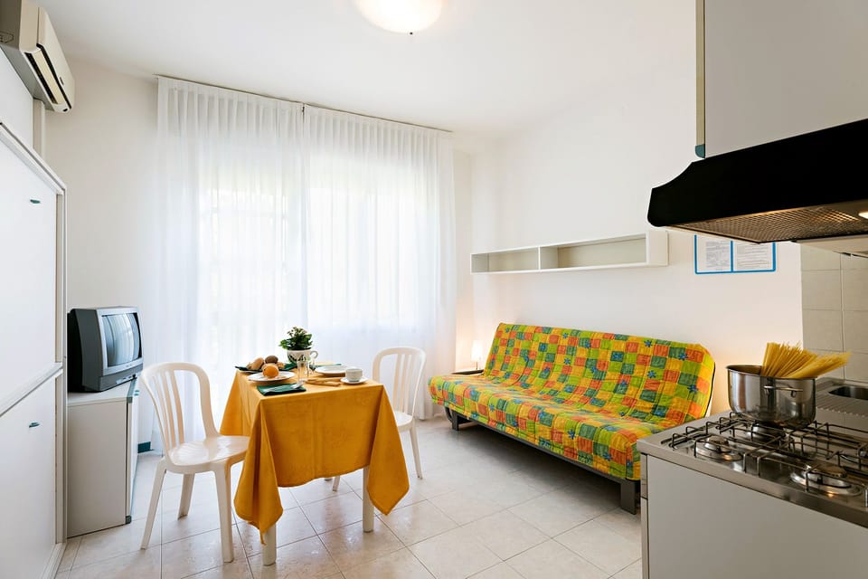 Classic Studio, Balcony | In-room dining