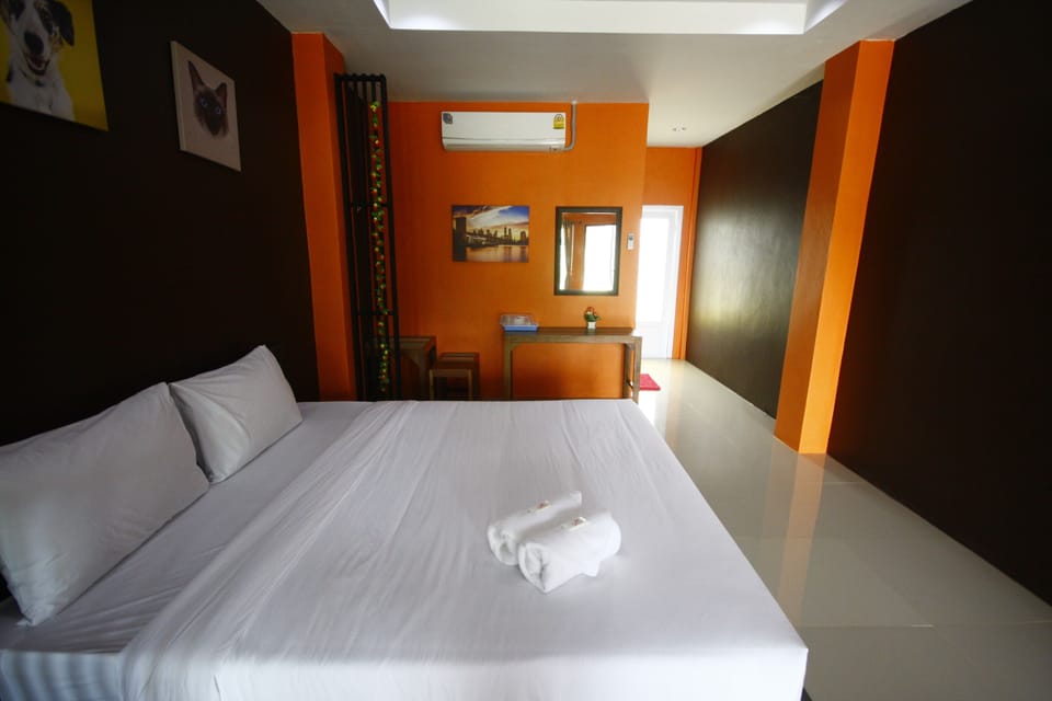 Standard Double Room  | Desk, free WiFi, bed sheets