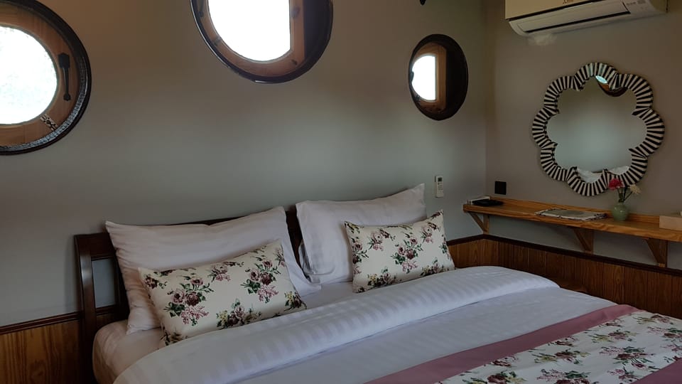 Standard Double Room | Minibar, desk, rollaway beds, free WiFi