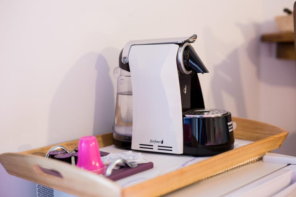 Fridge, espresso maker, coffee/tea maker, electric kettle